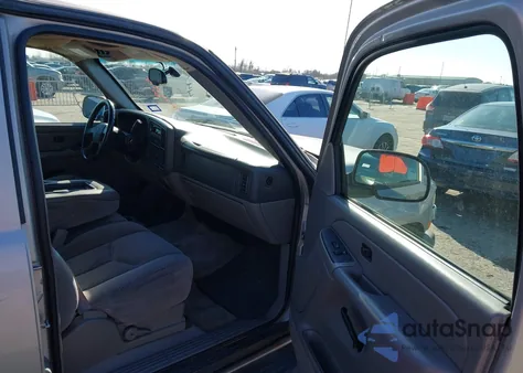 2004 Chevrolet Tahoe Ls z USA, uszkodzony, nr VIN 1GNEC13V74R314456